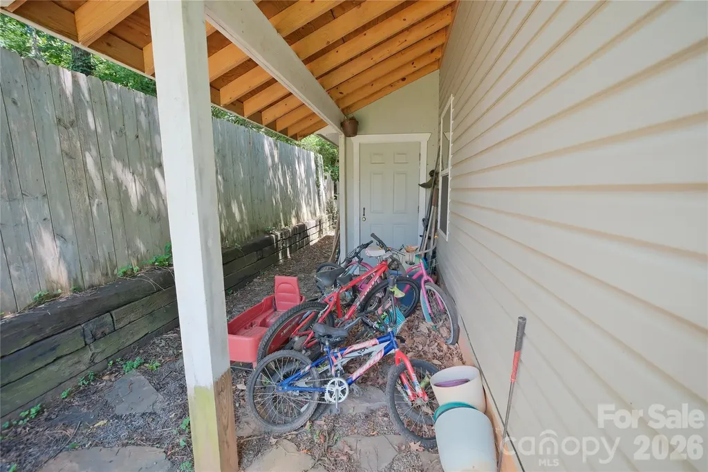 7 Dogwood Lane Asheville NC 28803