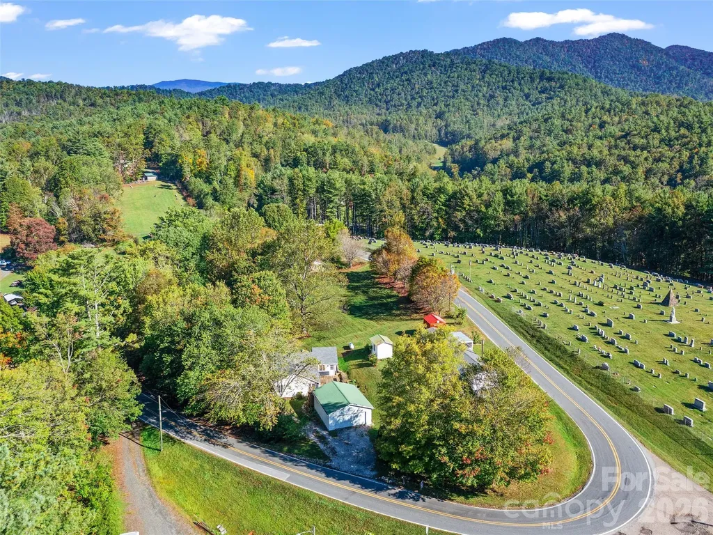 370 Bear Creek Church Road Bakersville NC 28705