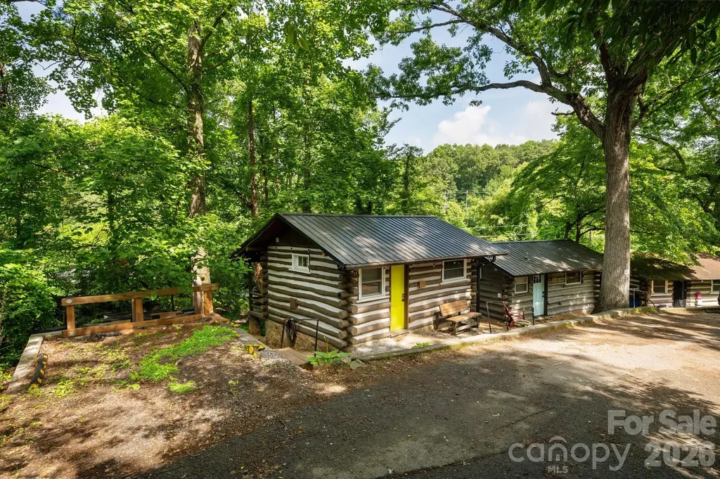 16 Cottage Drive Asheville NC 28805