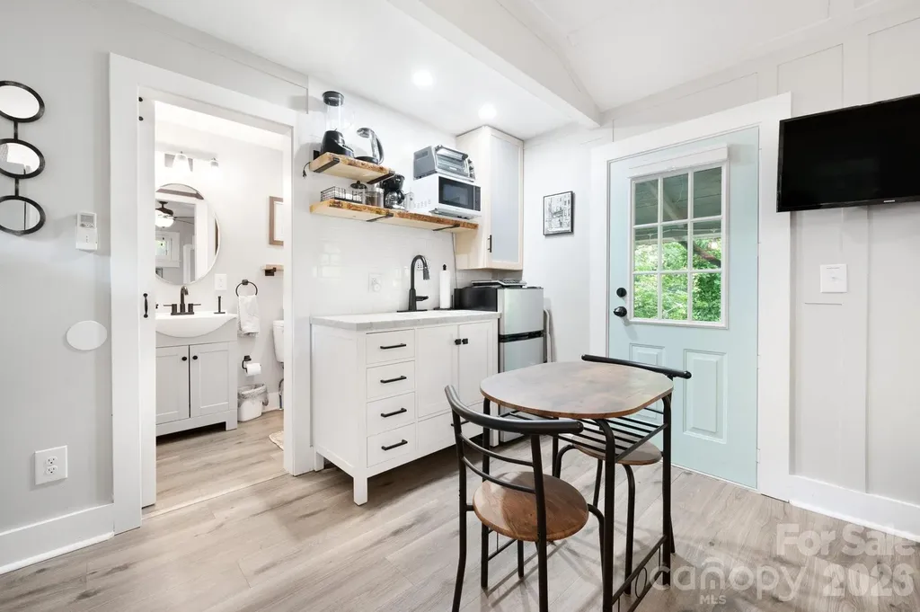 16 Cottage Drive Asheville NC 28805