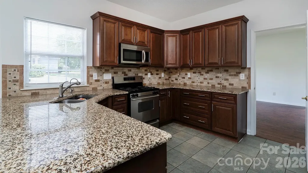 11807 Song Sparrow Lane Charlotte NC 28269