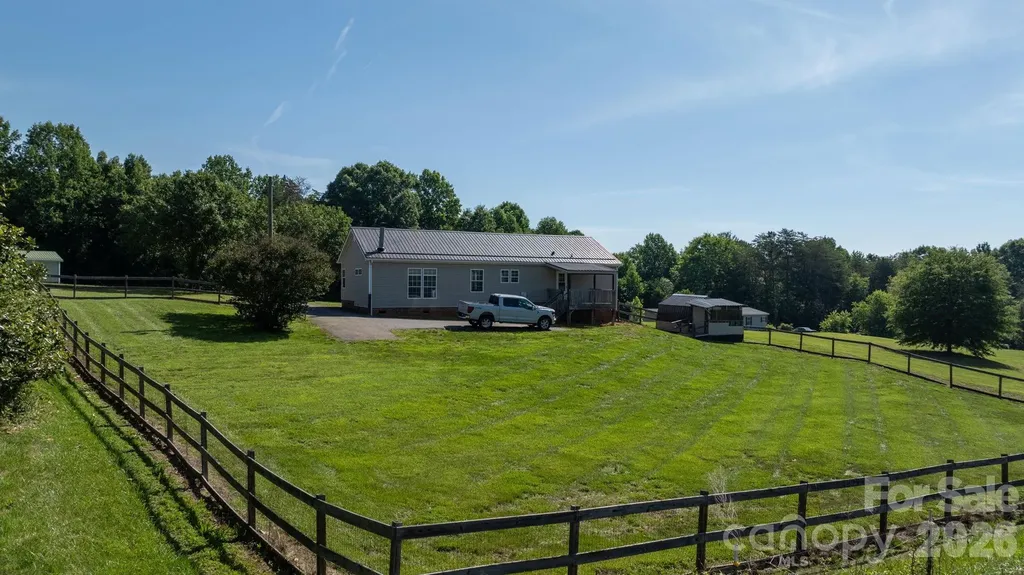 3015 Farm Pond Lane Granite Falls NC 28630