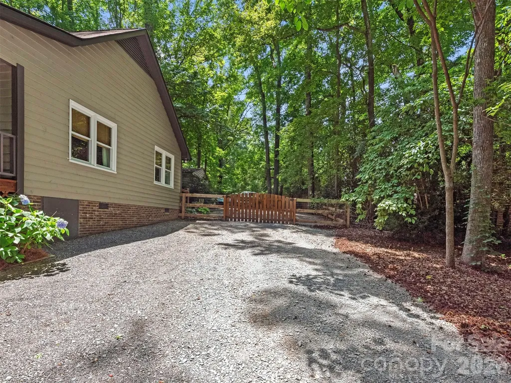 3814 Wonderland Drive Matthews NC 28104