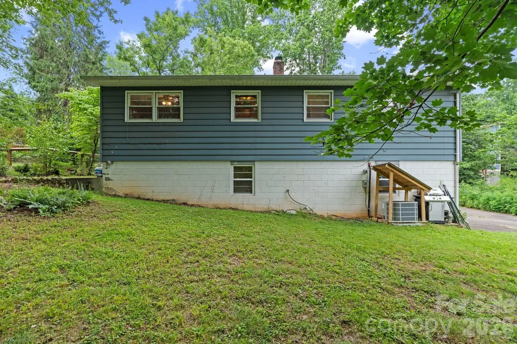 53 Merion Drive Asheville NC 28806