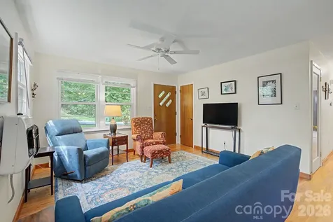 53 Merion Drive Asheville NC 28806