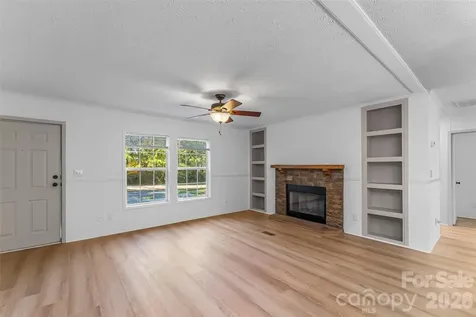17 Windy Acres Drive Hendersonville NC 28792
