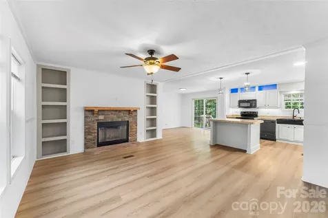 17 Windy Acres Drive Hendersonville NC 28792