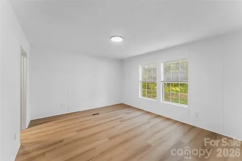 17 Windy Acres Drive Hendersonville NC 28792