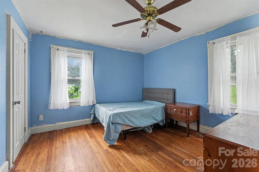517 N Carolina Avenue Maiden NC 28650
