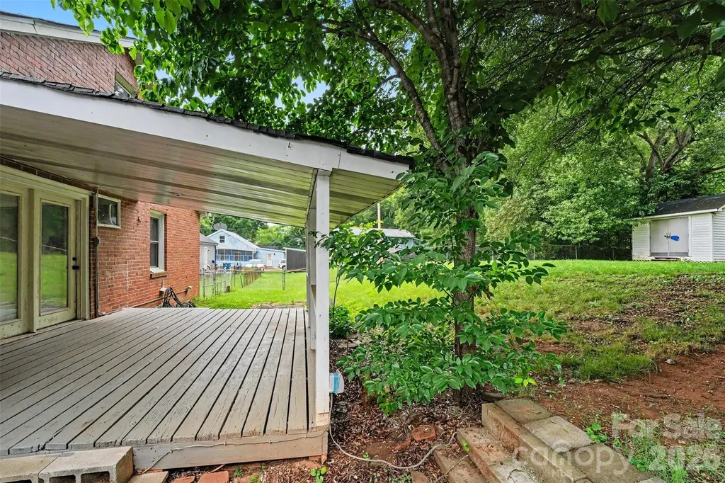 517 N Carolina Avenue Maiden NC 28650