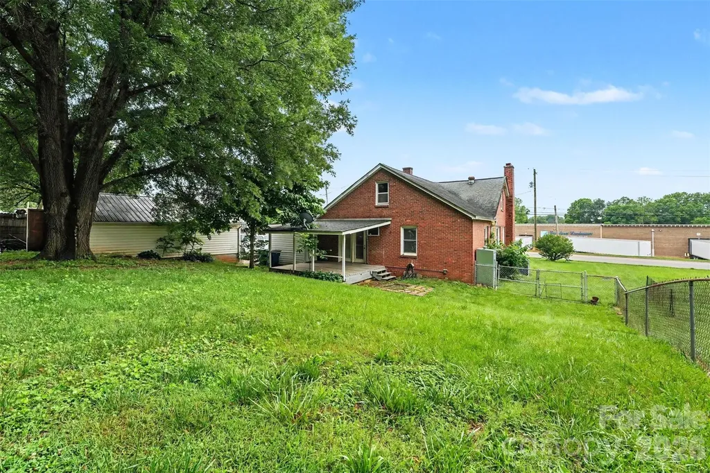 517 N Carolina Avenue Maiden NC 28650