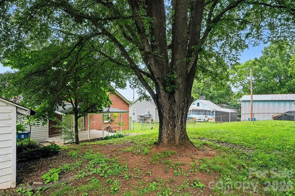 517 N Carolina Avenue Maiden NC 28650