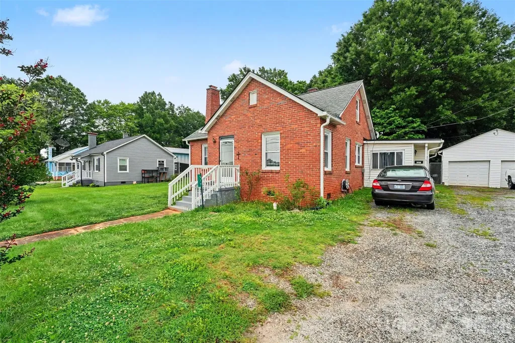 517 N Carolina Avenue Maiden NC 28650