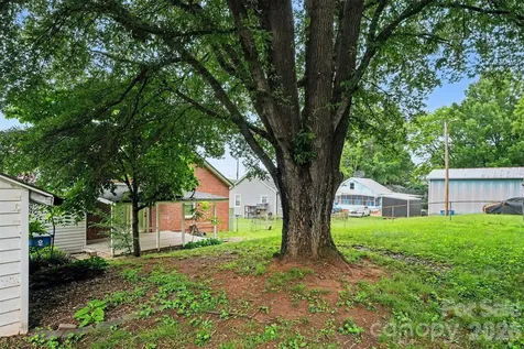517 N Carolina Avenue Maiden NC 28650