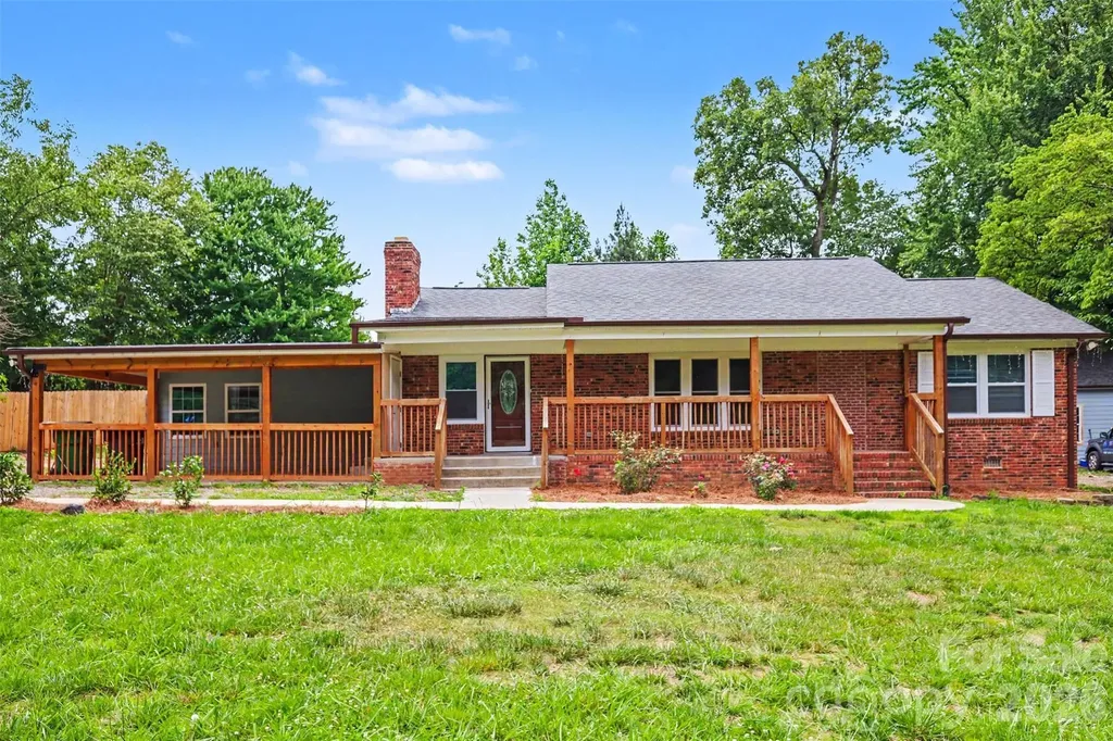9902 Forest Drive Charlotte NC 28216