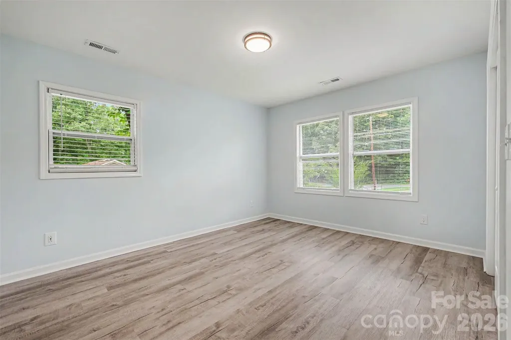 9902 Forest Drive Charlotte NC 28216