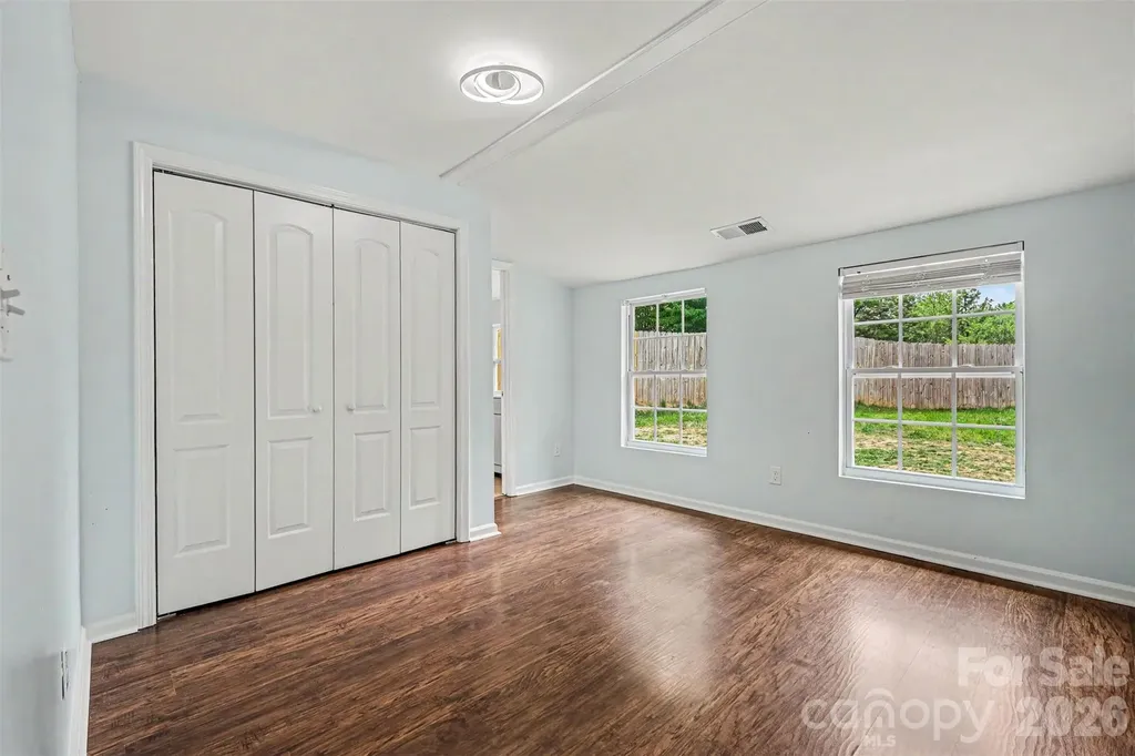 9902 Forest Drive Charlotte NC 28216