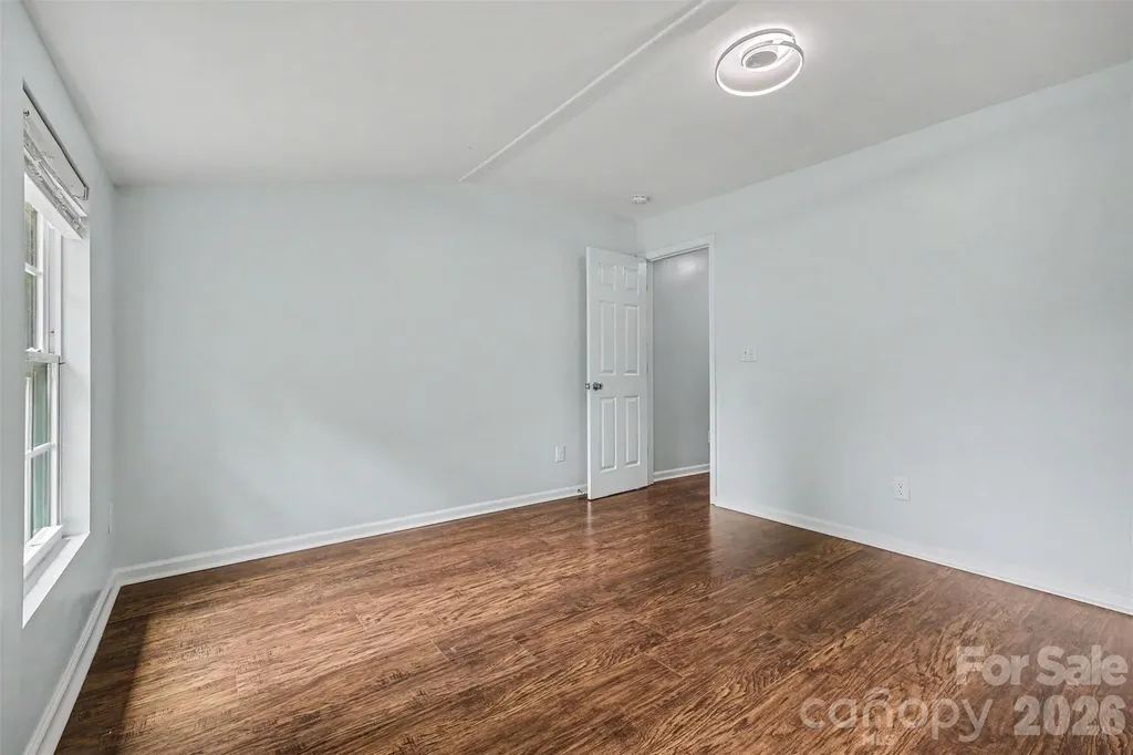 9902 Forest Drive Charlotte NC 28216