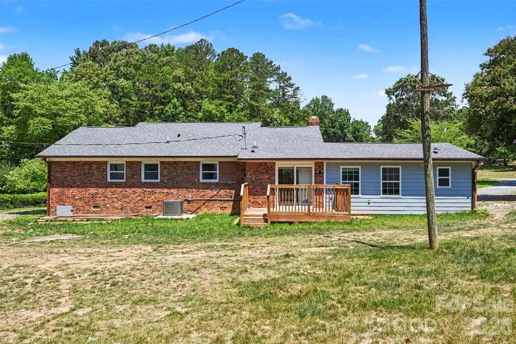 9902 Forest Drive Charlotte NC 28216