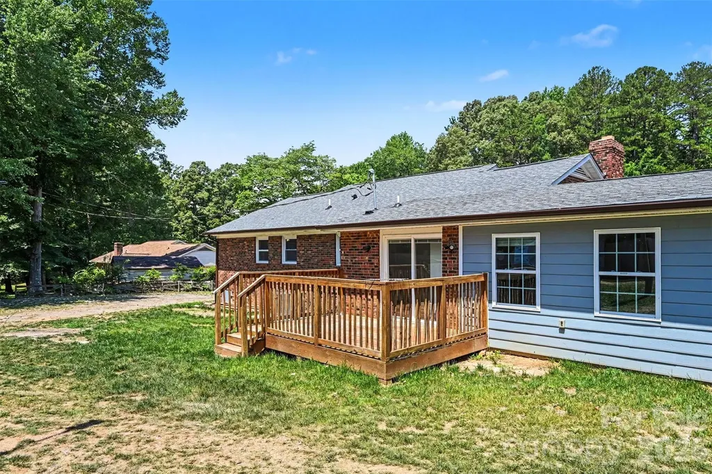 9902 Forest Drive Charlotte NC 28216