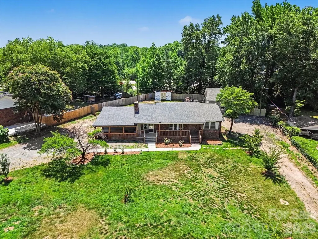 9902 Forest Drive Charlotte NC 28216