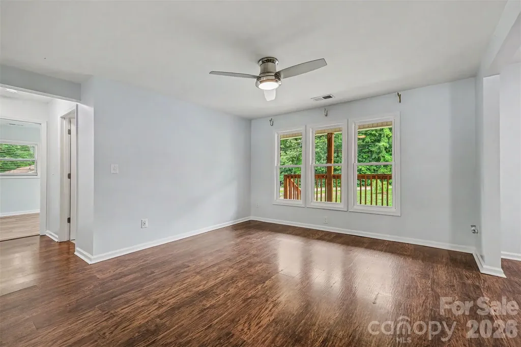 9902 Forest Drive Charlotte NC 28216