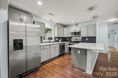 9902 Forest Drive Charlotte NC 28216