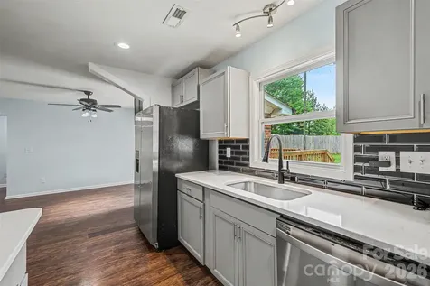 9902 Forest Drive Charlotte NC 28216
