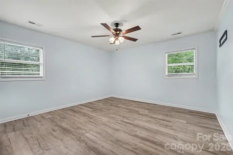 9902 Forest Drive Charlotte NC 28216