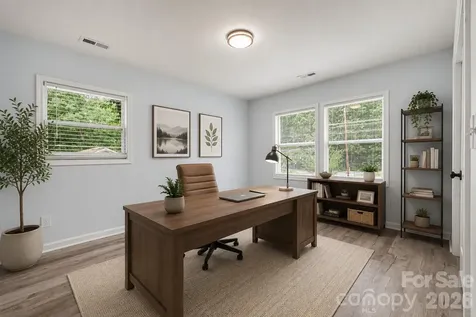 9902 Forest Drive Charlotte NC 28216