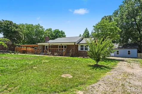 9902 Forest Drive Charlotte NC 28216