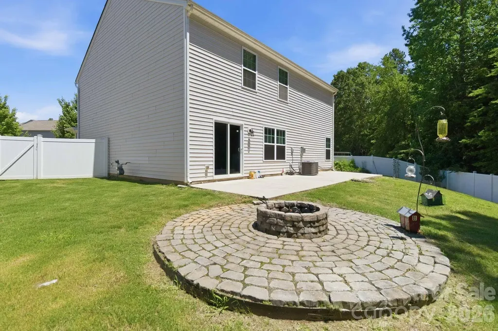5904 Ellimar Field Lane Charlotte NC 28215