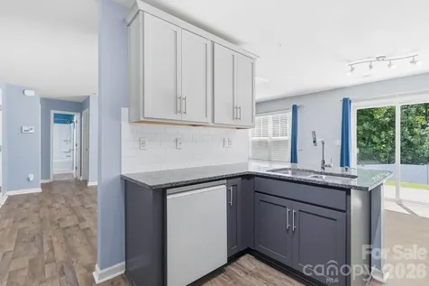 5904 Ellimar Field Lane Charlotte NC 28215