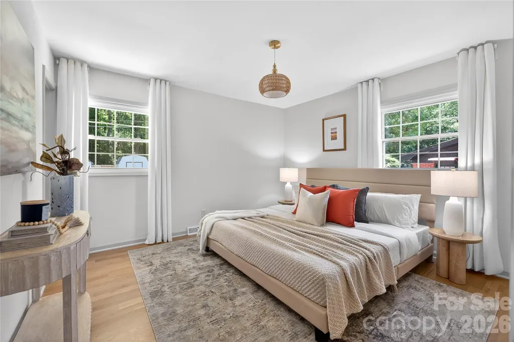 4408 Ivanhoe Place Charlotte NC 28205