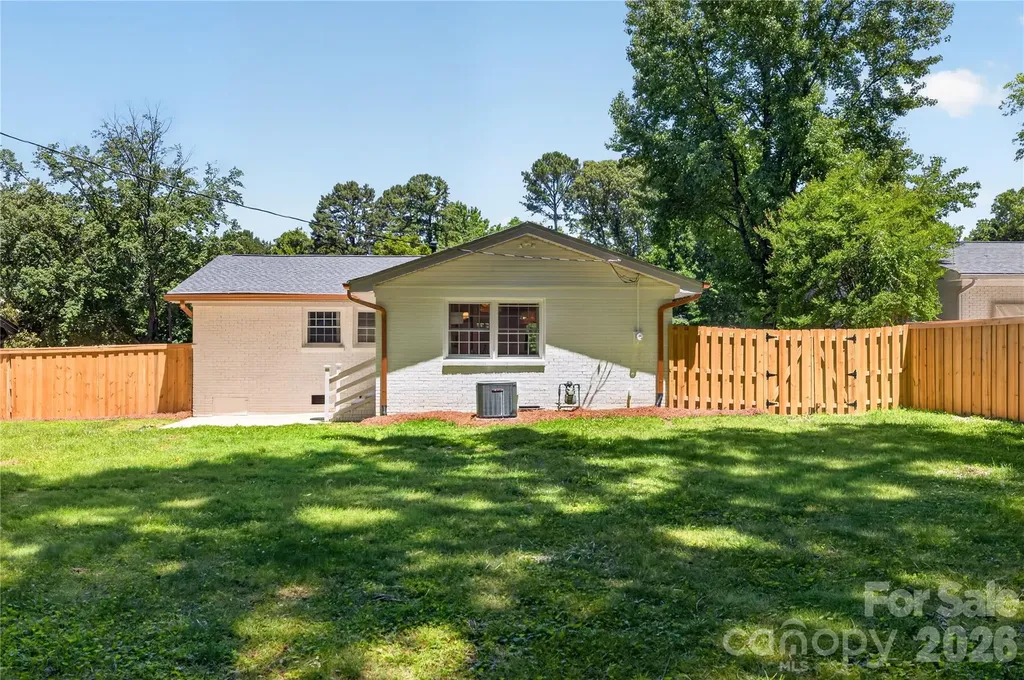 4408 Ivanhoe Place Charlotte NC 28205