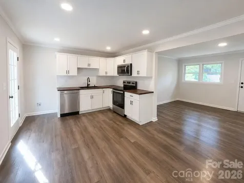 803 Dogwood Drive Dallas NC 28034