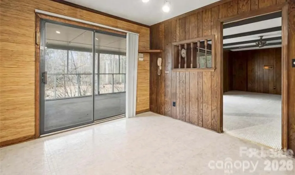 8122 Knollwood Circle Charlotte NC 28213