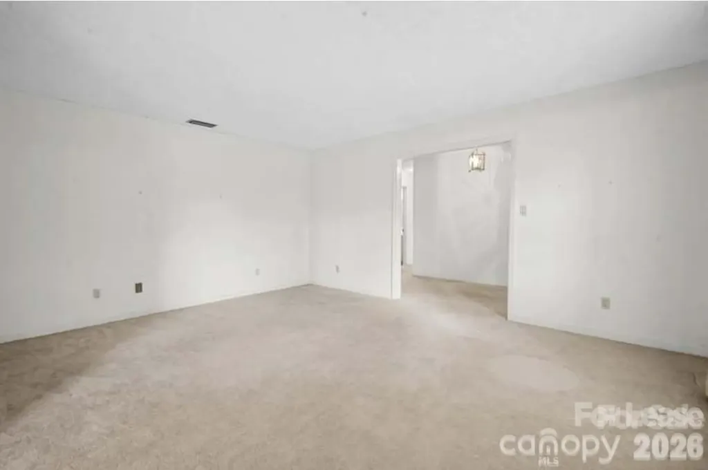 8122 Knollwood Circle Charlotte NC 28213