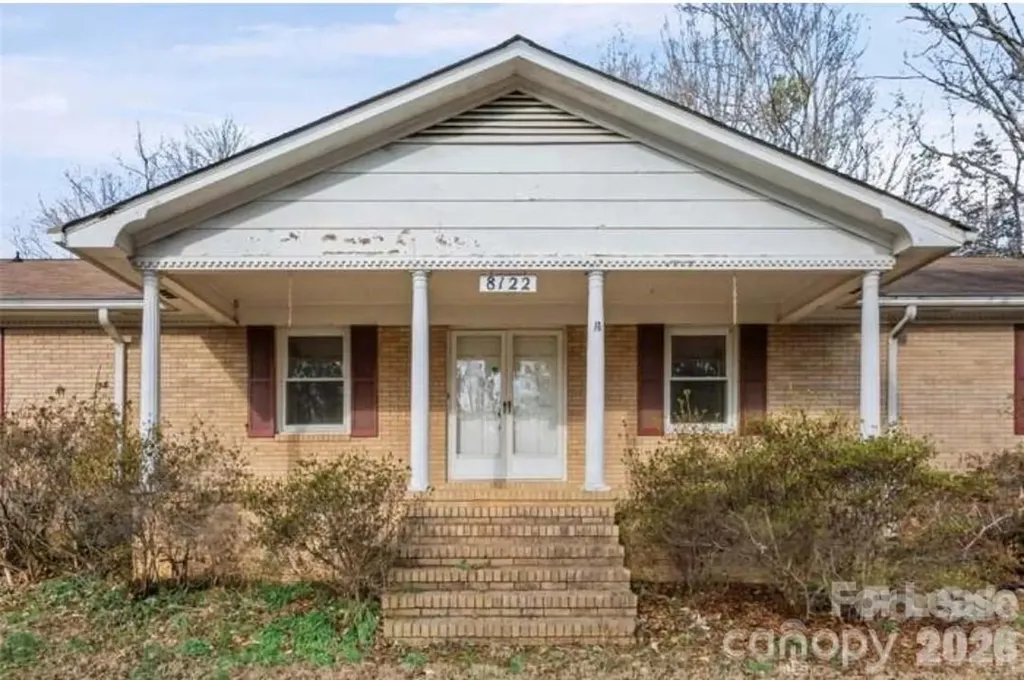 8122 Knollwood Circle Charlotte NC 28213