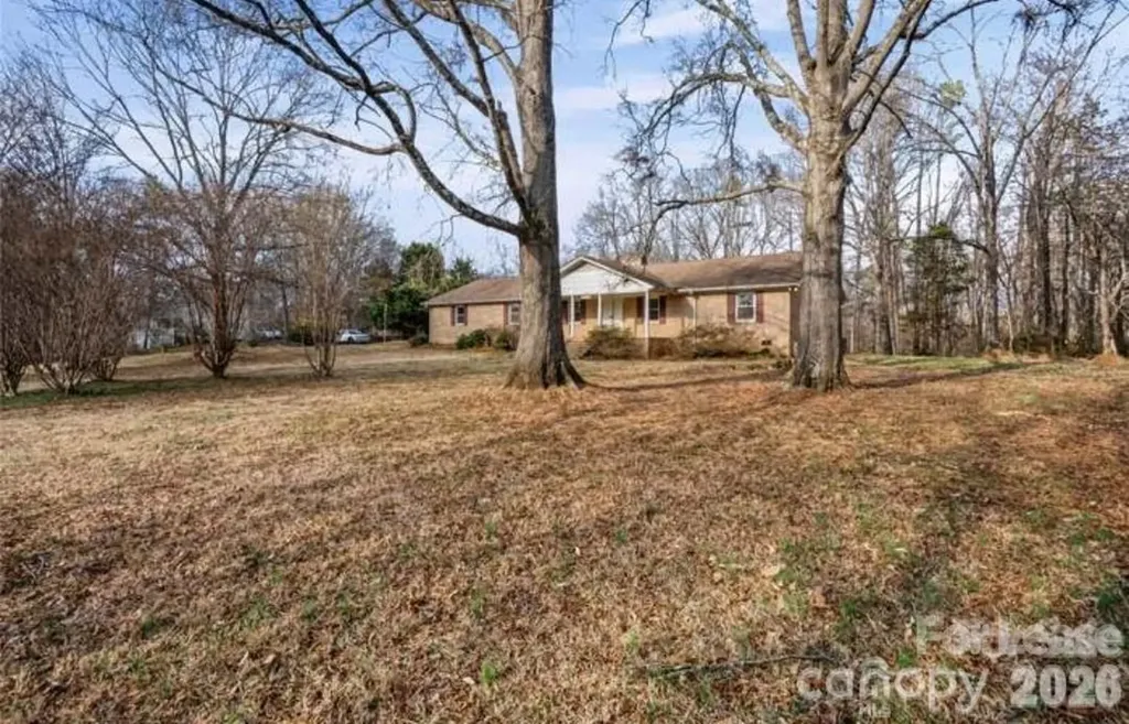 8122 Knollwood Circle Charlotte NC 28213