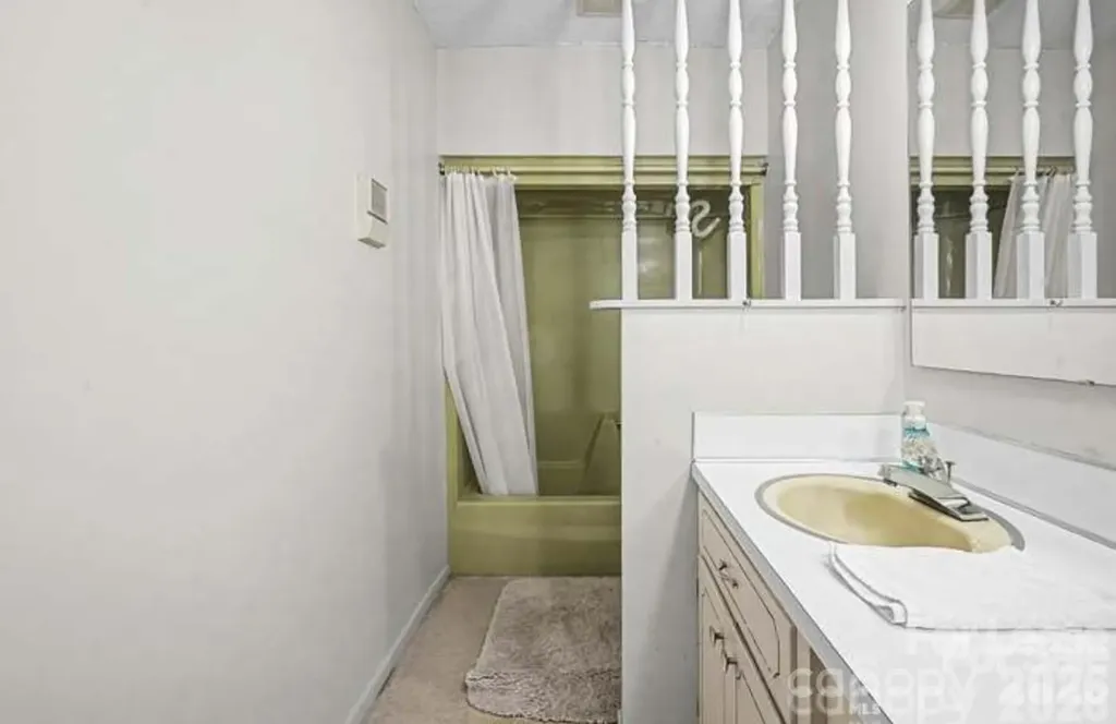 8122 Knollwood Circle Charlotte NC 28213