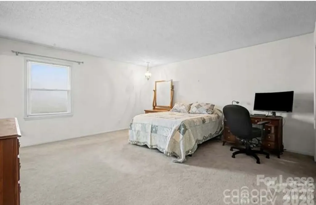 8122 Knollwood Circle Charlotte NC 28213