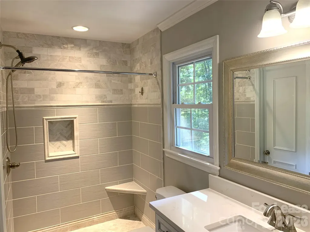 1114 Glenshannon Road Matthews NC 28105