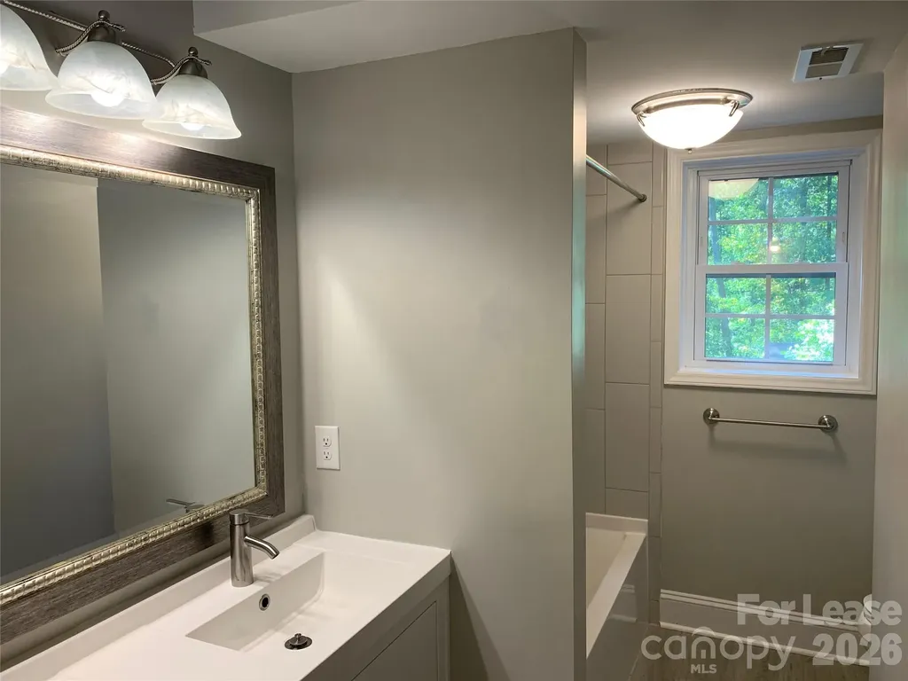 1114 Glenshannon Road Matthews NC 28105