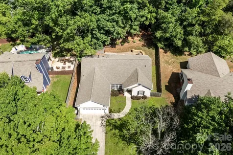 8011 Maxwelton Drive Huntersville NC 28078
