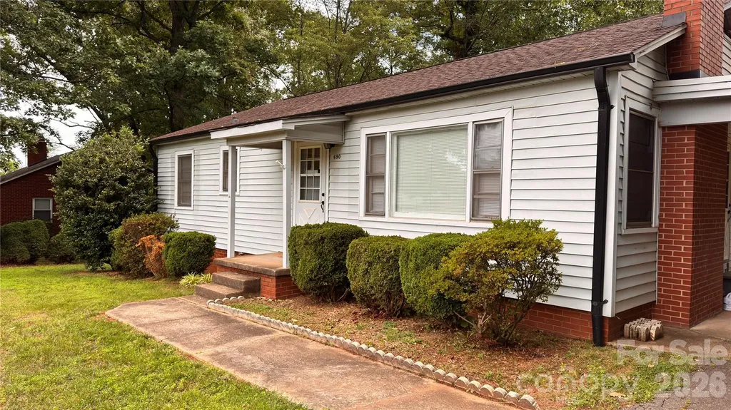 690 Brookdale Drive Statesville NC 28677
