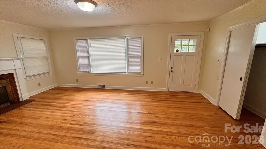 690 Brookdale Drive Statesville NC 28677