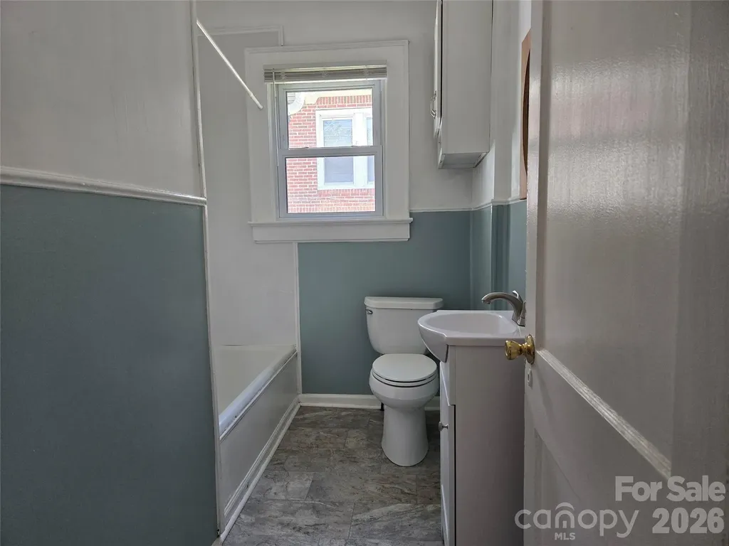 2805 Bon Air Avenue Winston Salem NC 27105