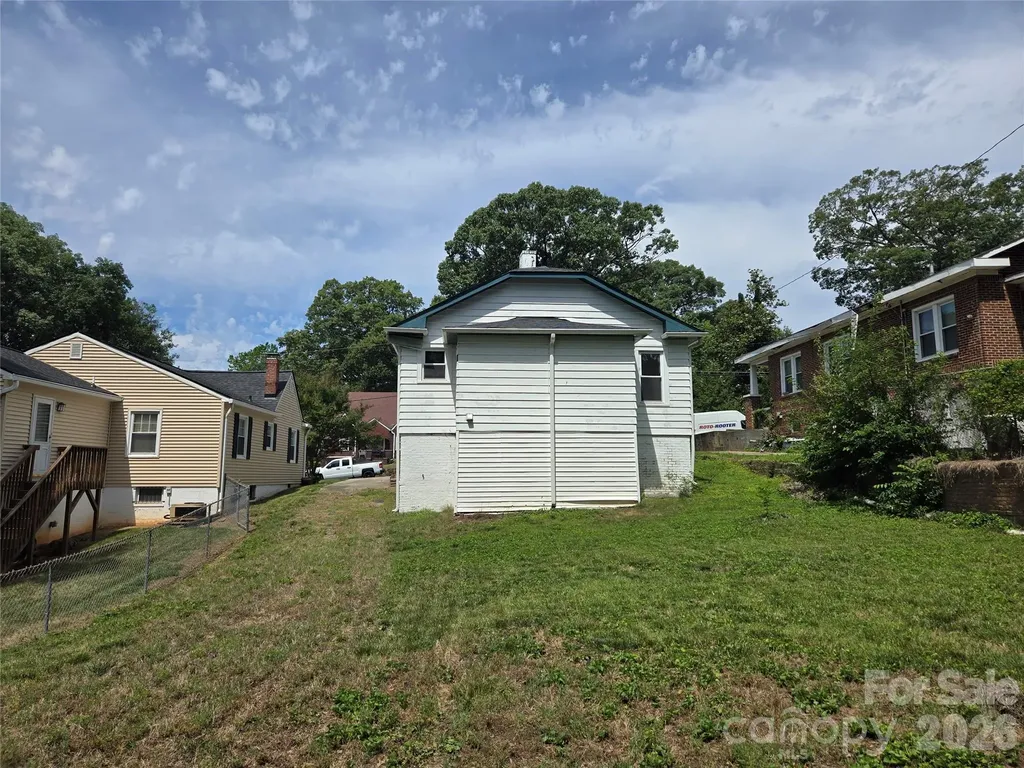 2805 Bon Air Avenue Winston Salem NC 27105