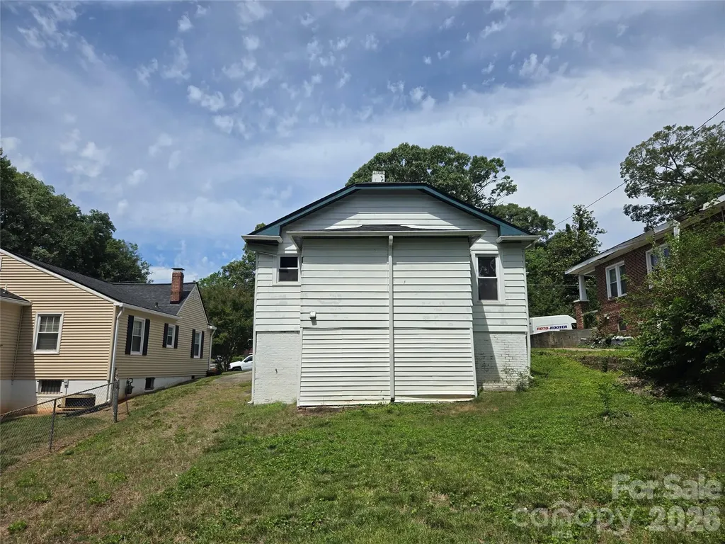 2805 Bon Air Avenue Winston Salem NC 27105